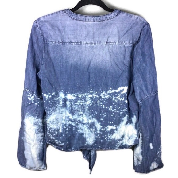 Love & Grace Bleach Splatter Split Neck Flare Sleeve Tie Waist Chambray Top - Picture 2 of 10
